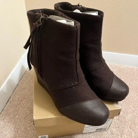 TOMS Desert Wedge High Dark Brown Wool Coated Canvas Booties Sz7 - Picture 4 of 5